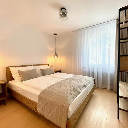 Azure アパート インターラーケン